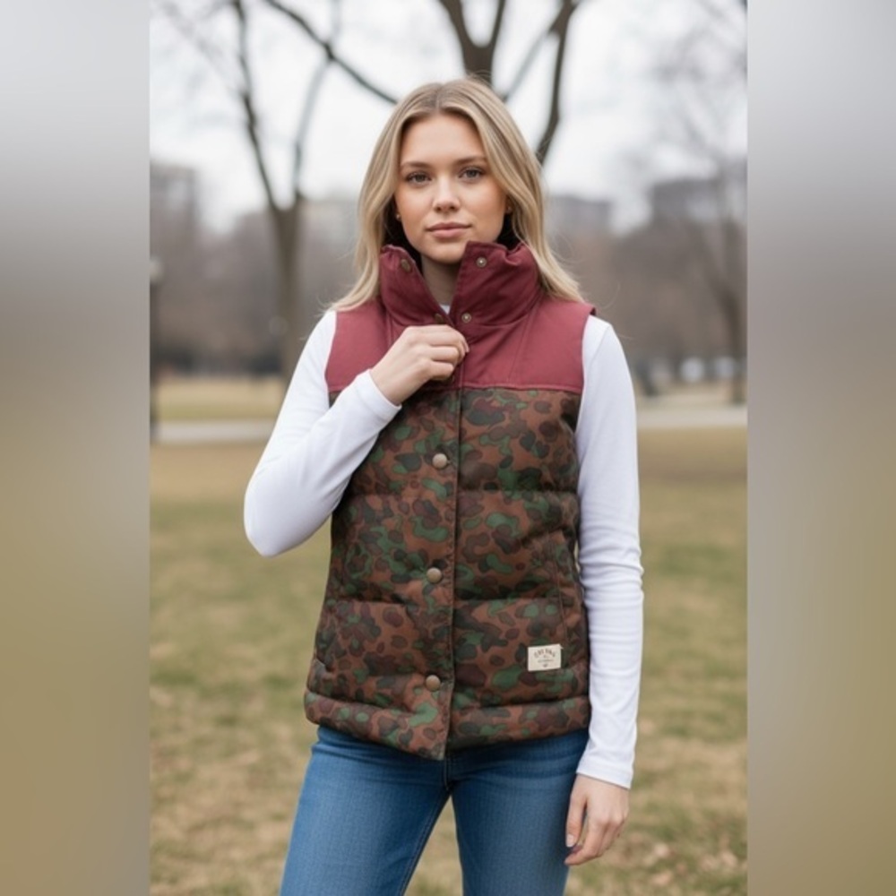 Holden puffer vest small camo